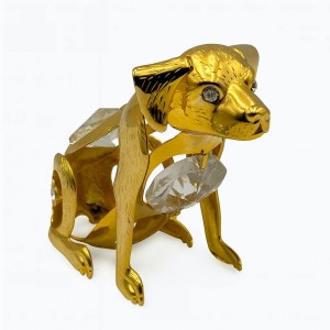 Hondje versierd met Bohemia-kristallen 24-karaats verguld goud