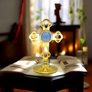 Verguld Kruis met Kristal